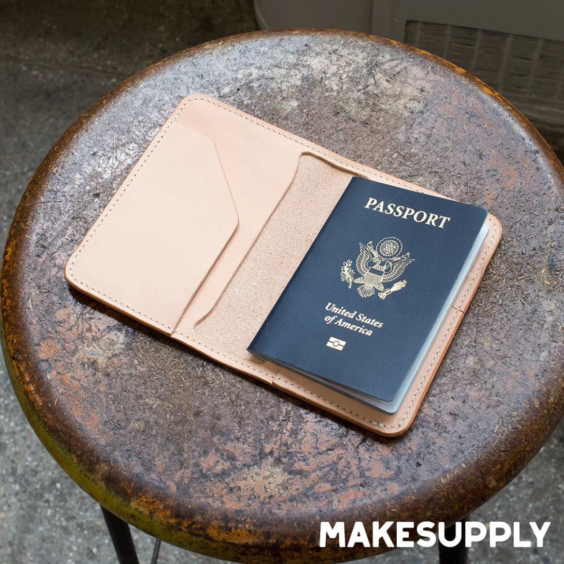 leather passport holder with passport inside free PDF pattern
