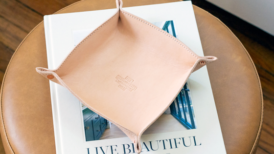 simple leather valet tray pattern finished example with riveted corners